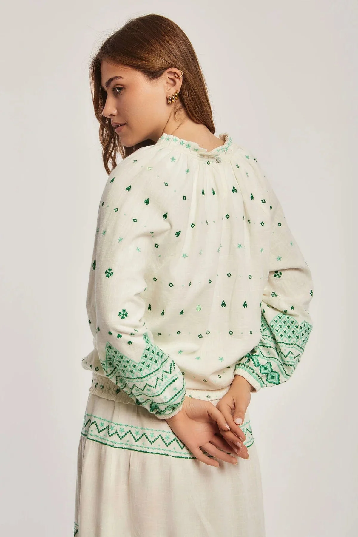 بلوزة منقطة نسائية بأكمام طويلة - Image 3