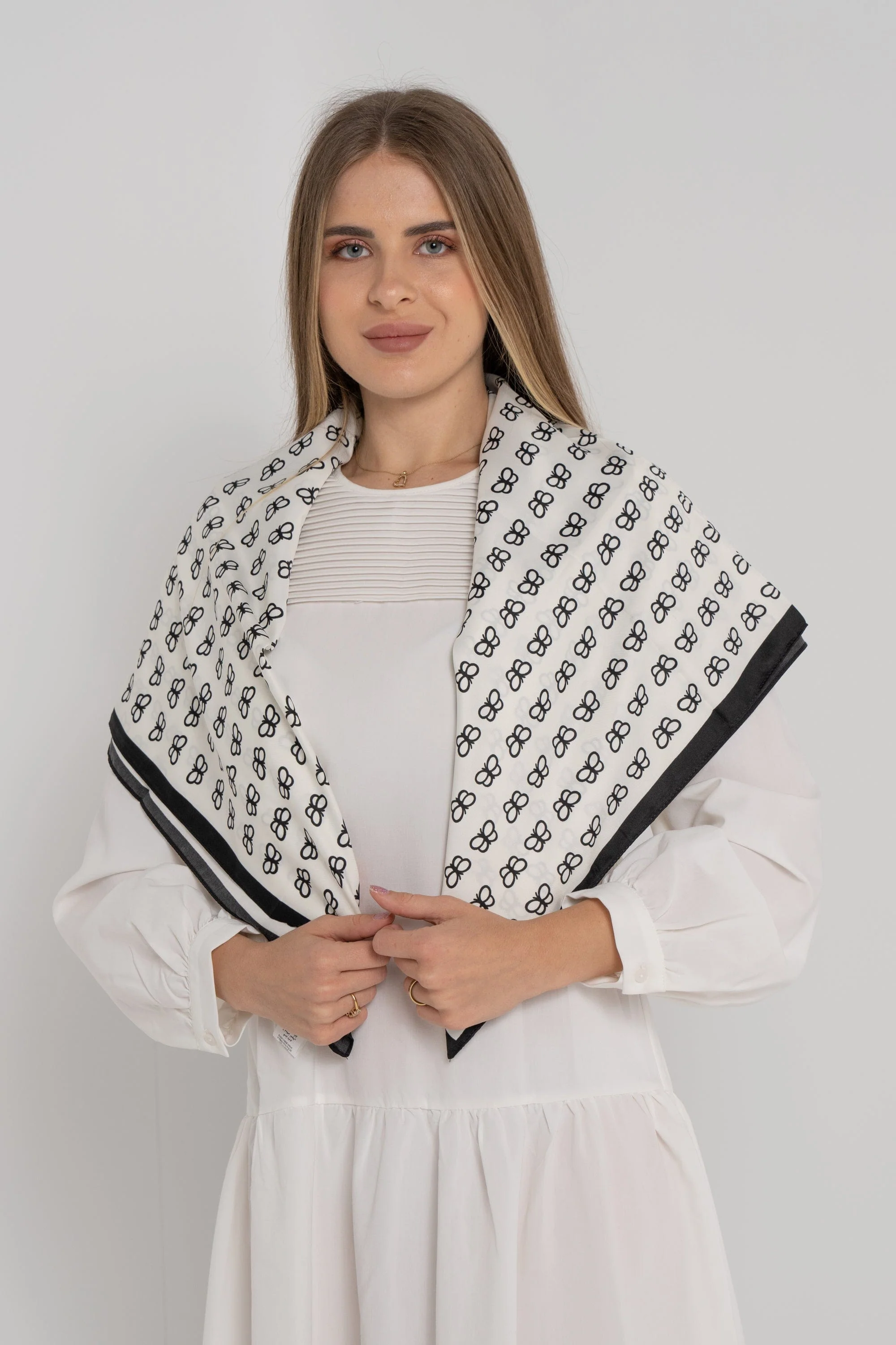 وشاح صغير مربع نسائي - Image 4