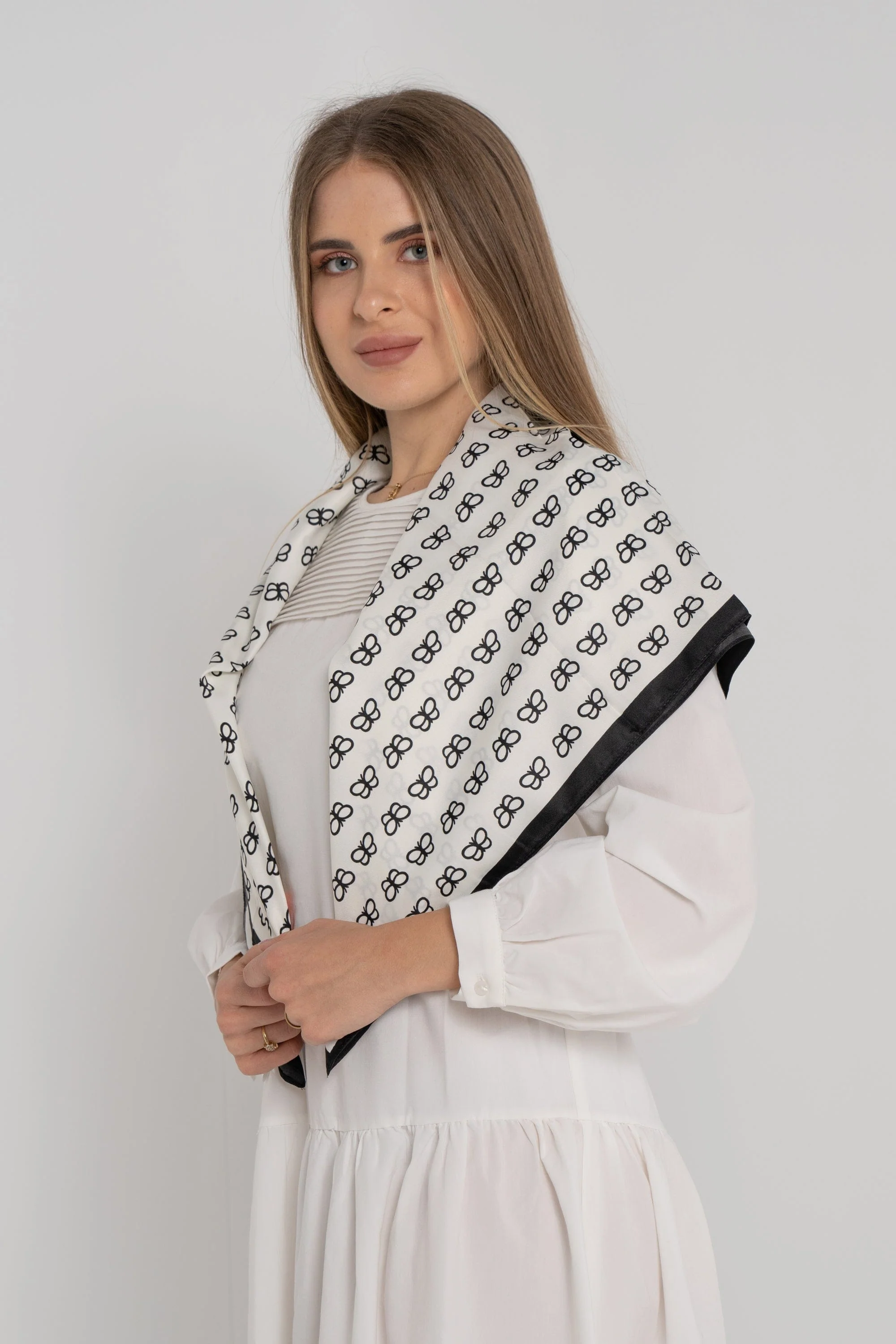 وشاح صغير مربع نسائي - Image 5