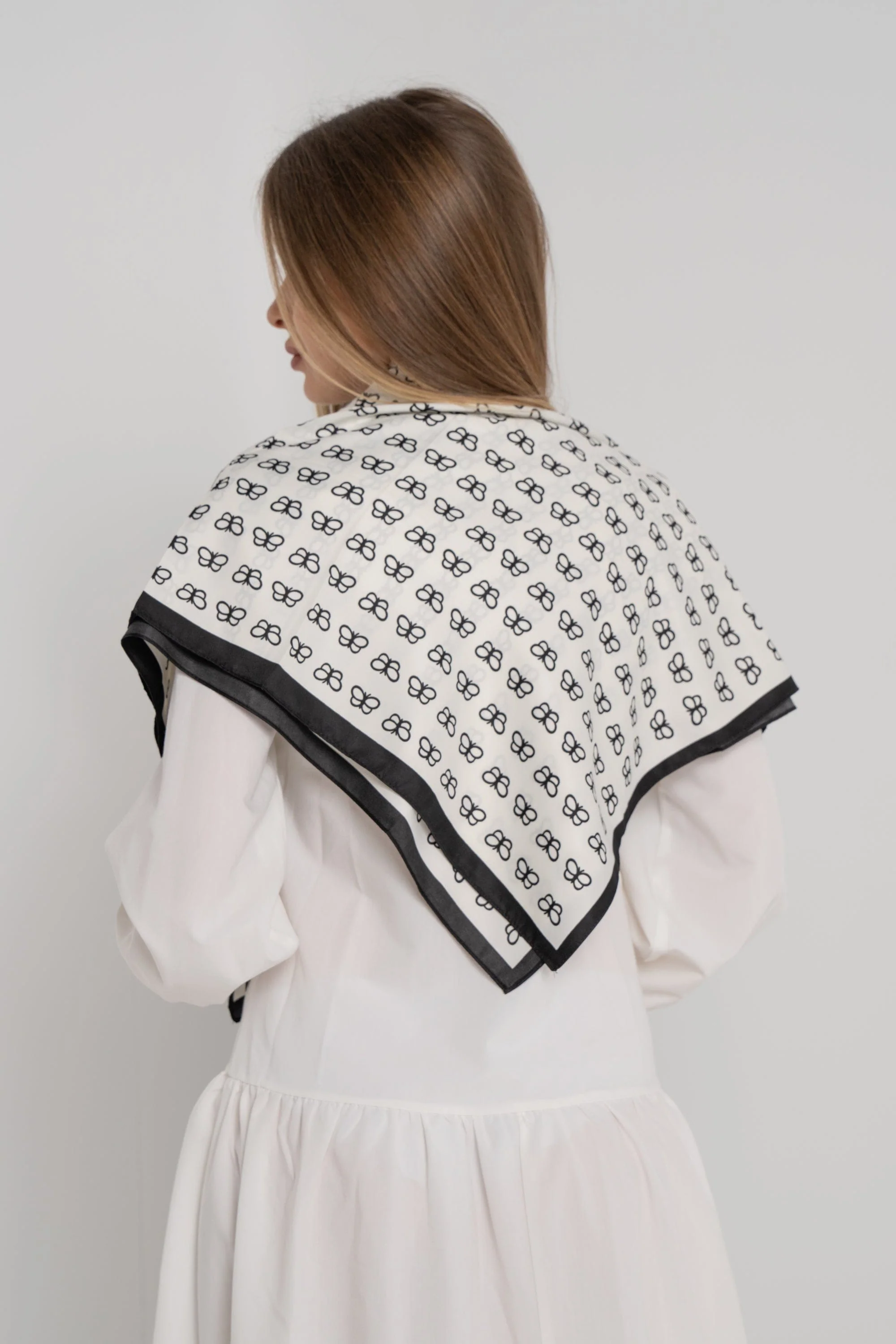 وشاح صغير مربع نسائي - Image 6