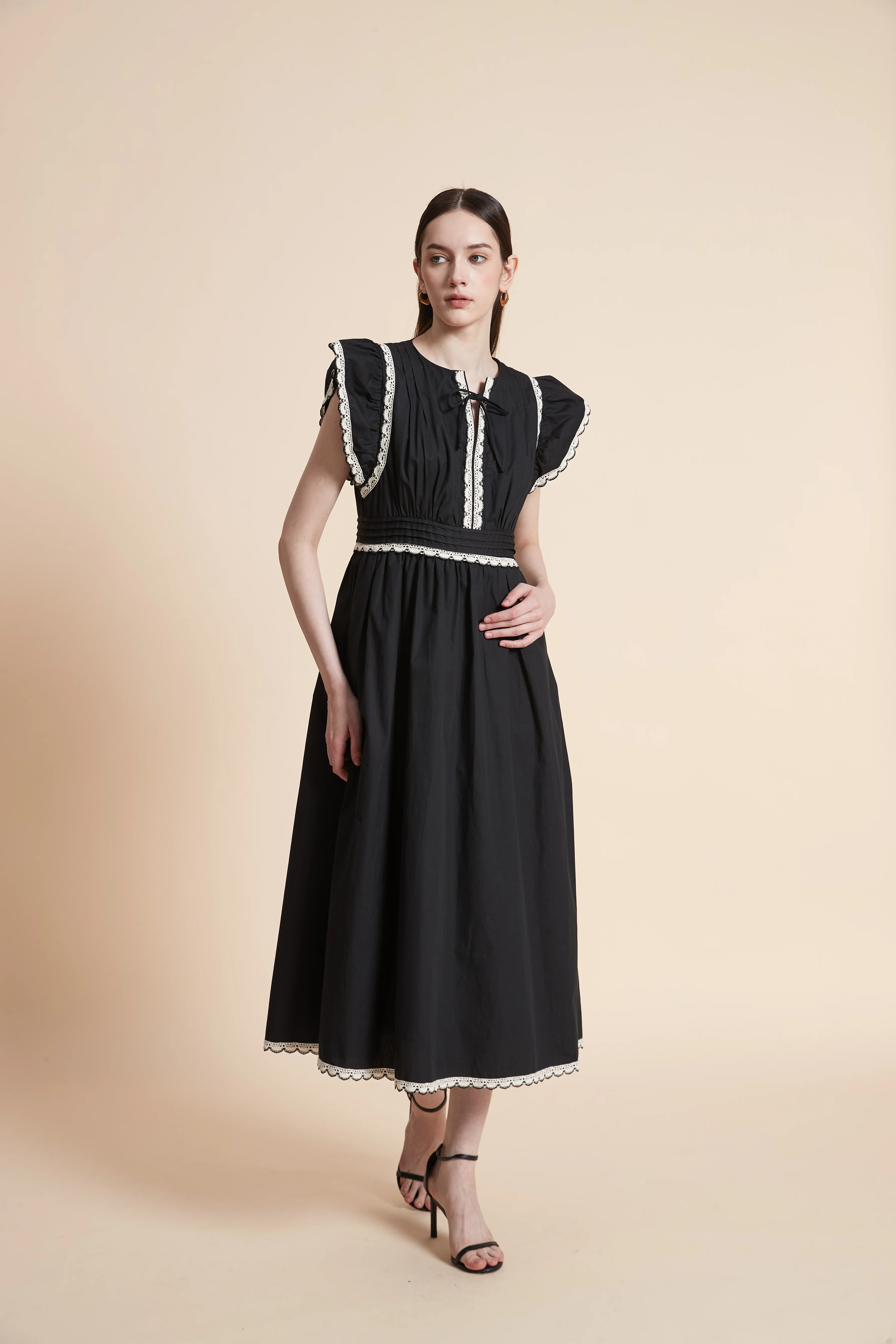 فستان ماكسي سادة بأكمام قصيرة - Image 3
