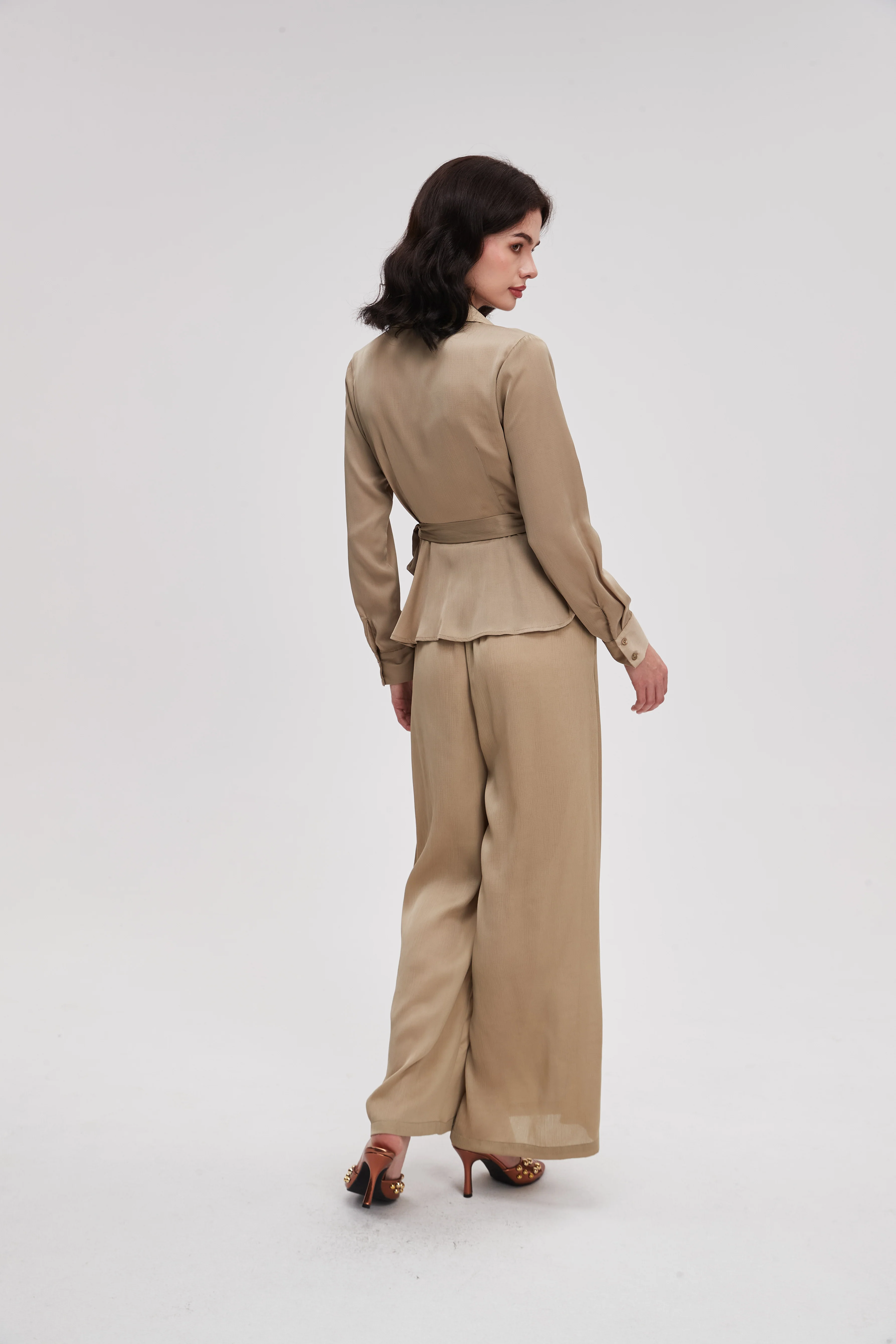 بلوزة سادة لف بأكمام طويلة - Image 6