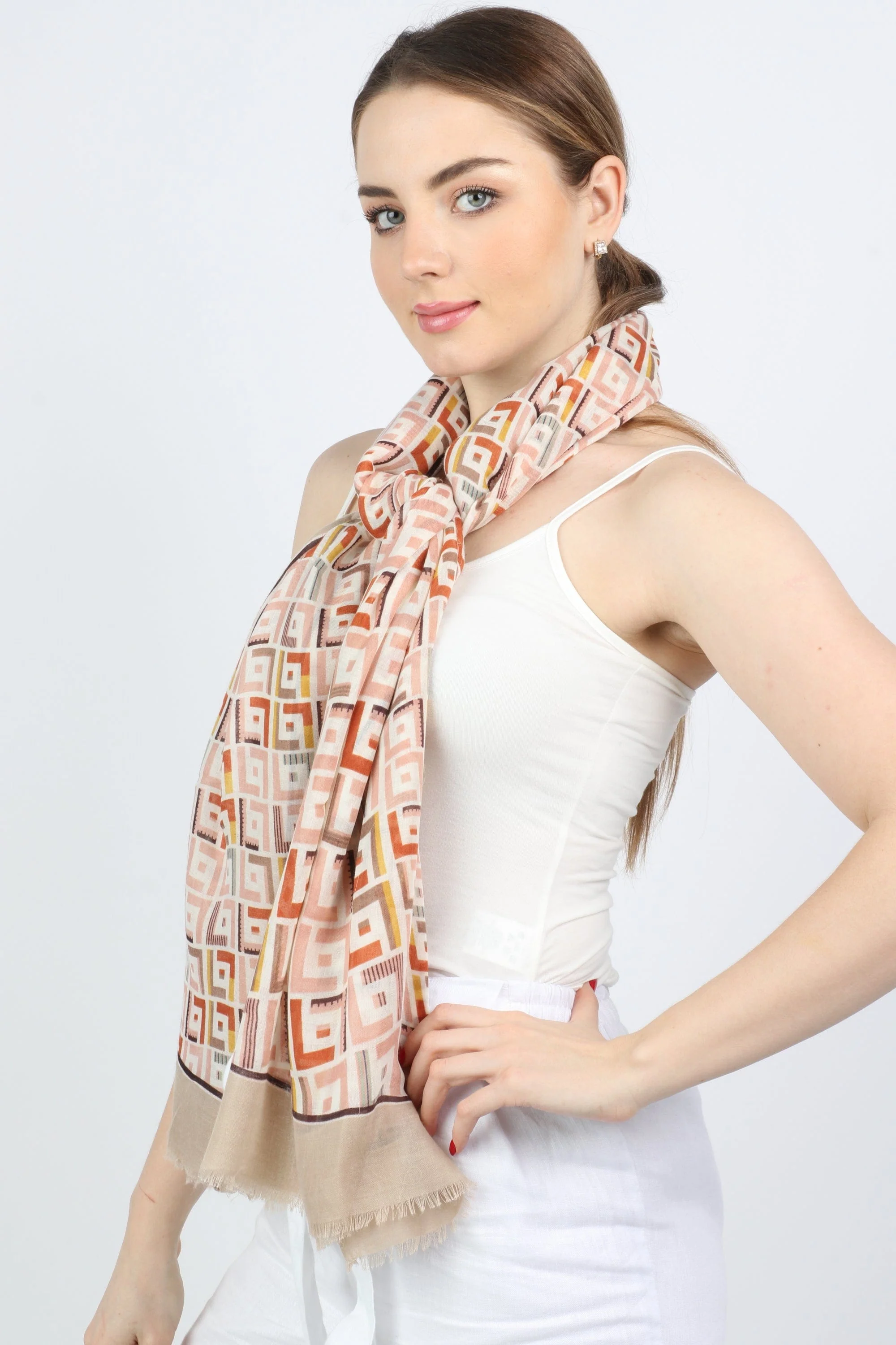 وشاح منقوش نسائي - Image 4