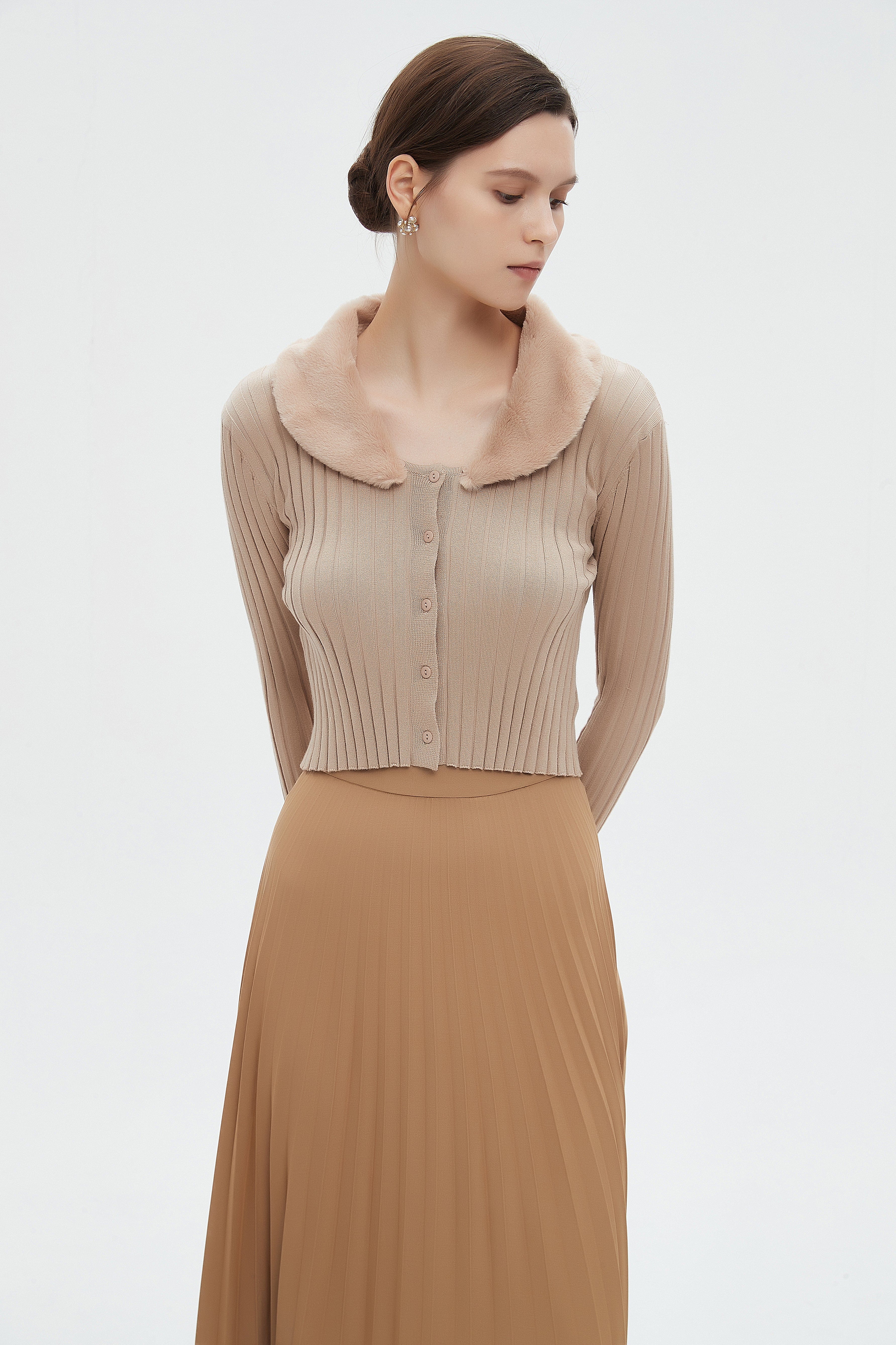 كارديجان نسائي كم طويل بأزرار أمامية وياقة فرو - Image 27
