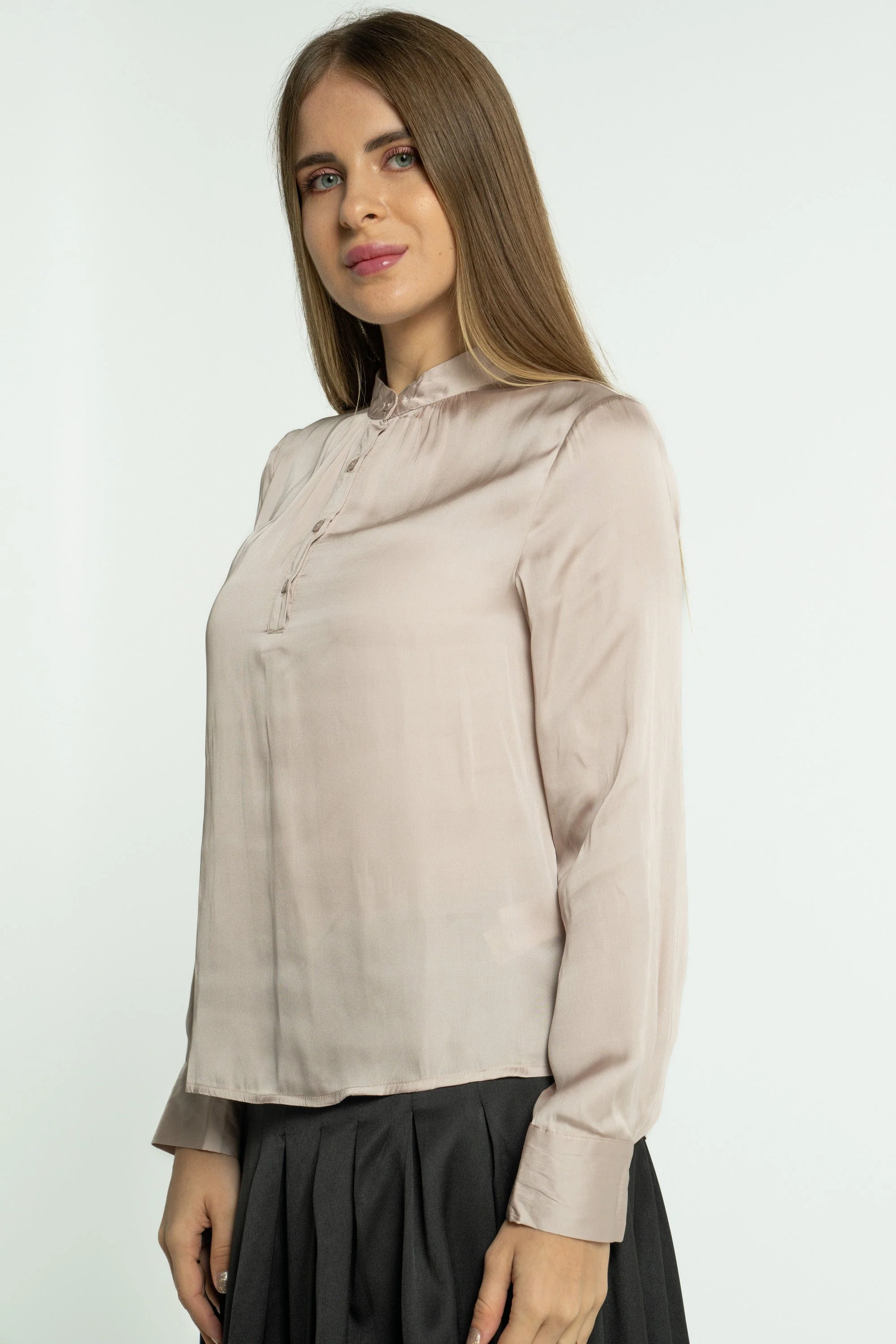 بلوزة سادة بأزرار أمامية بأكمام طويلة نسائي - Image 2