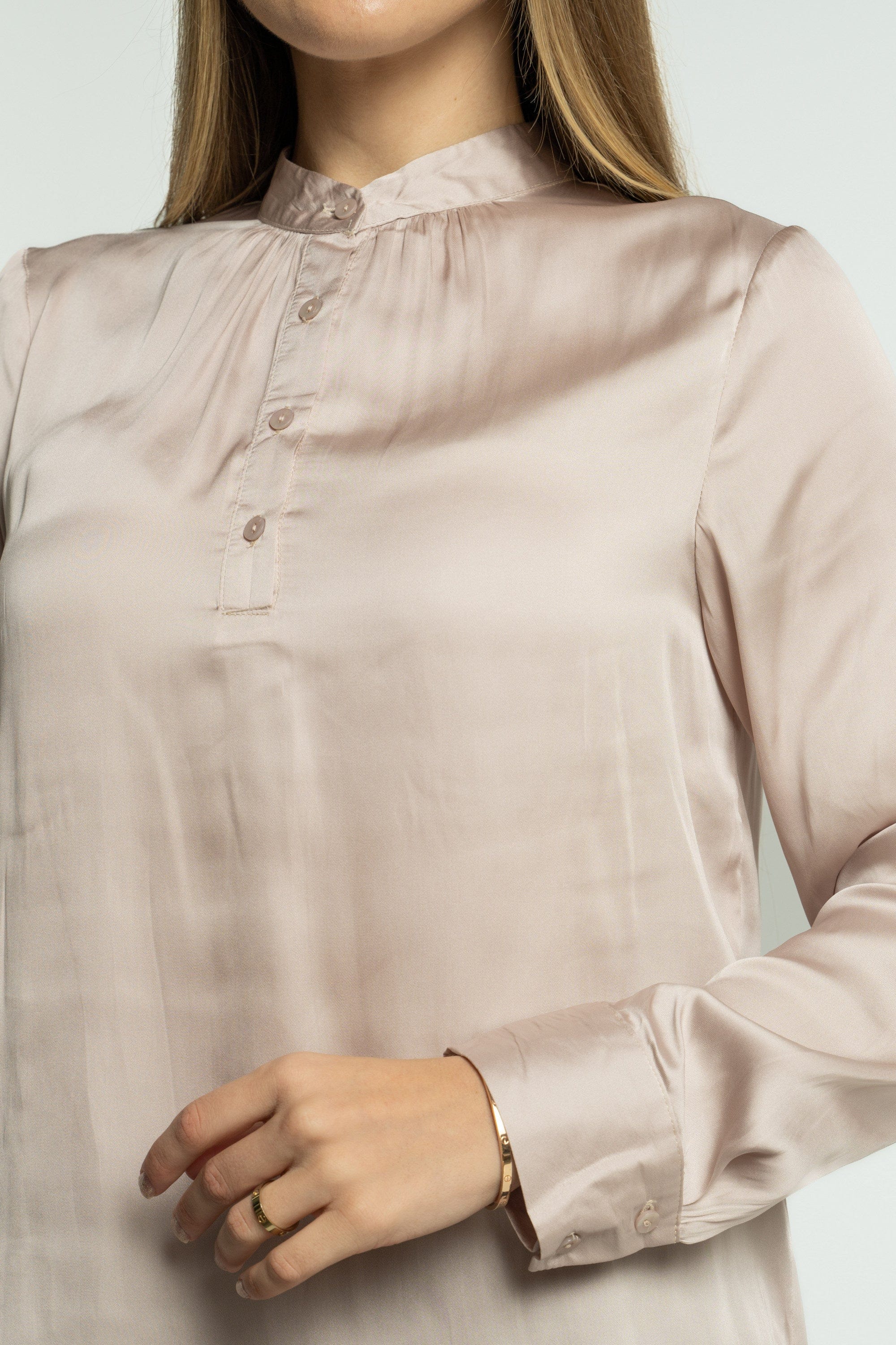 بلوزة سادة بأزرار أمامية بأكمام طويلة نسائي - Image 4
