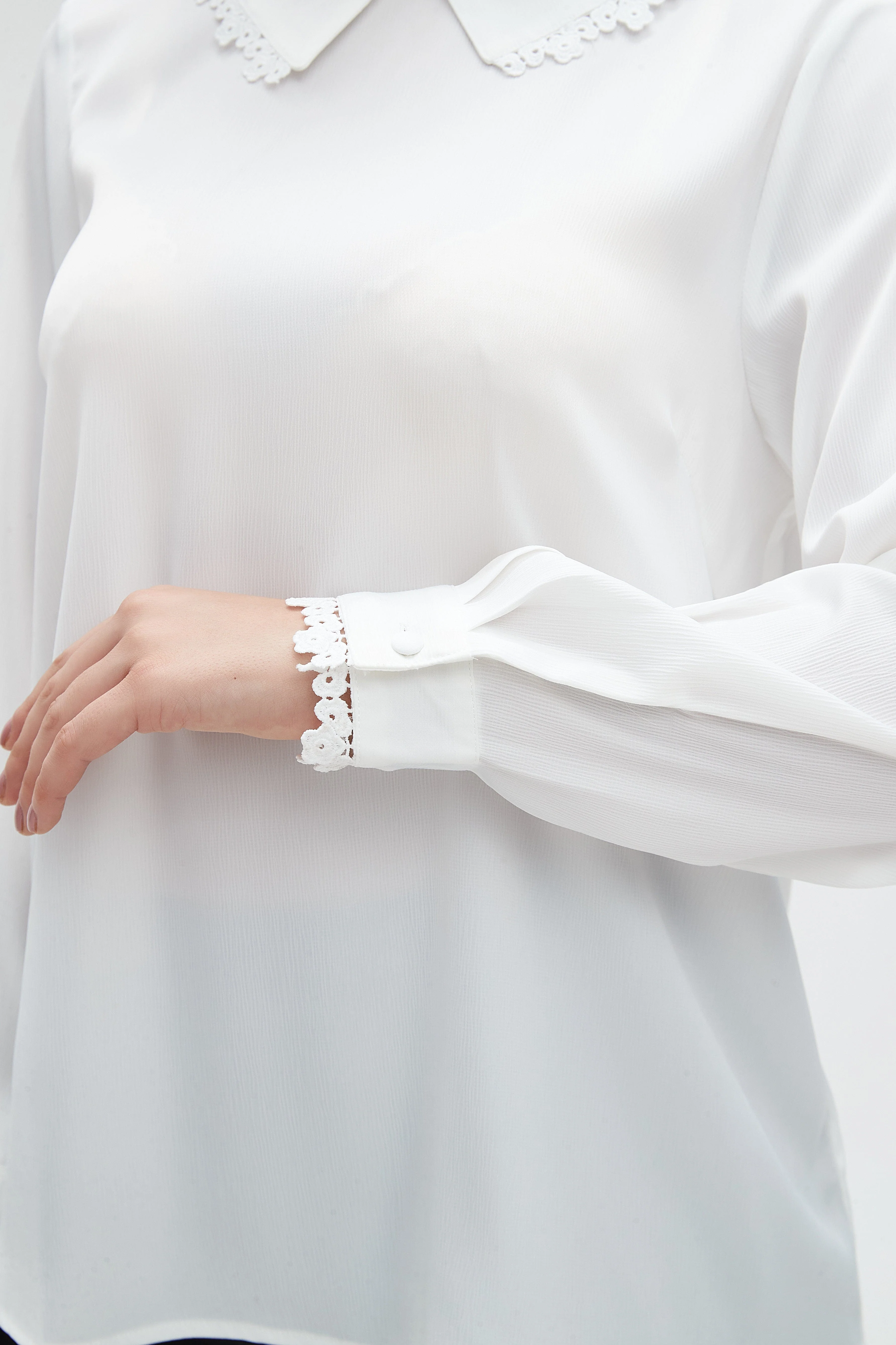 بلوزة نسائية سادة كم طويل - Image 6