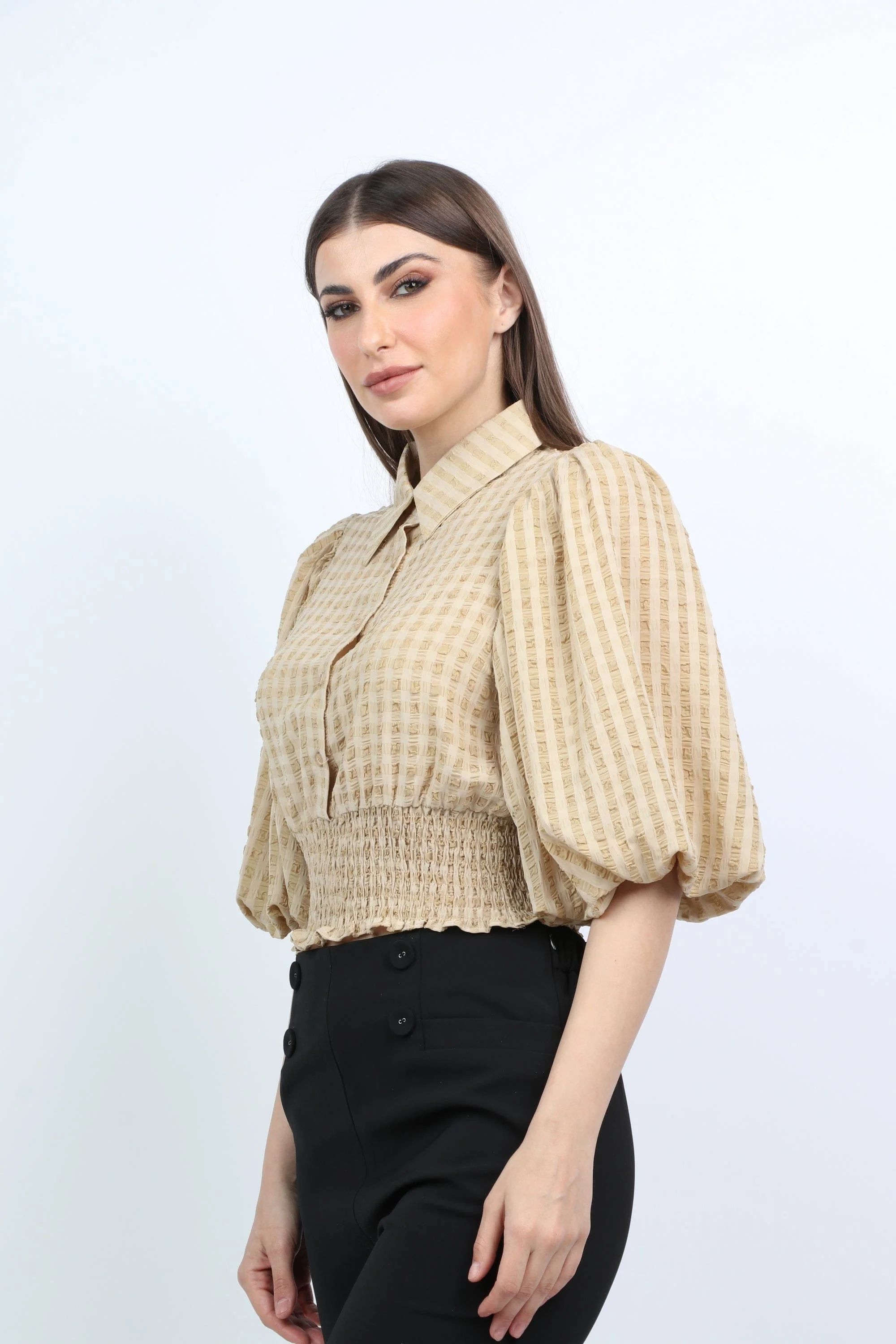 بلوزة كاروهات بوسط وياقة كم طويل منفوخ نسائي - Image 6