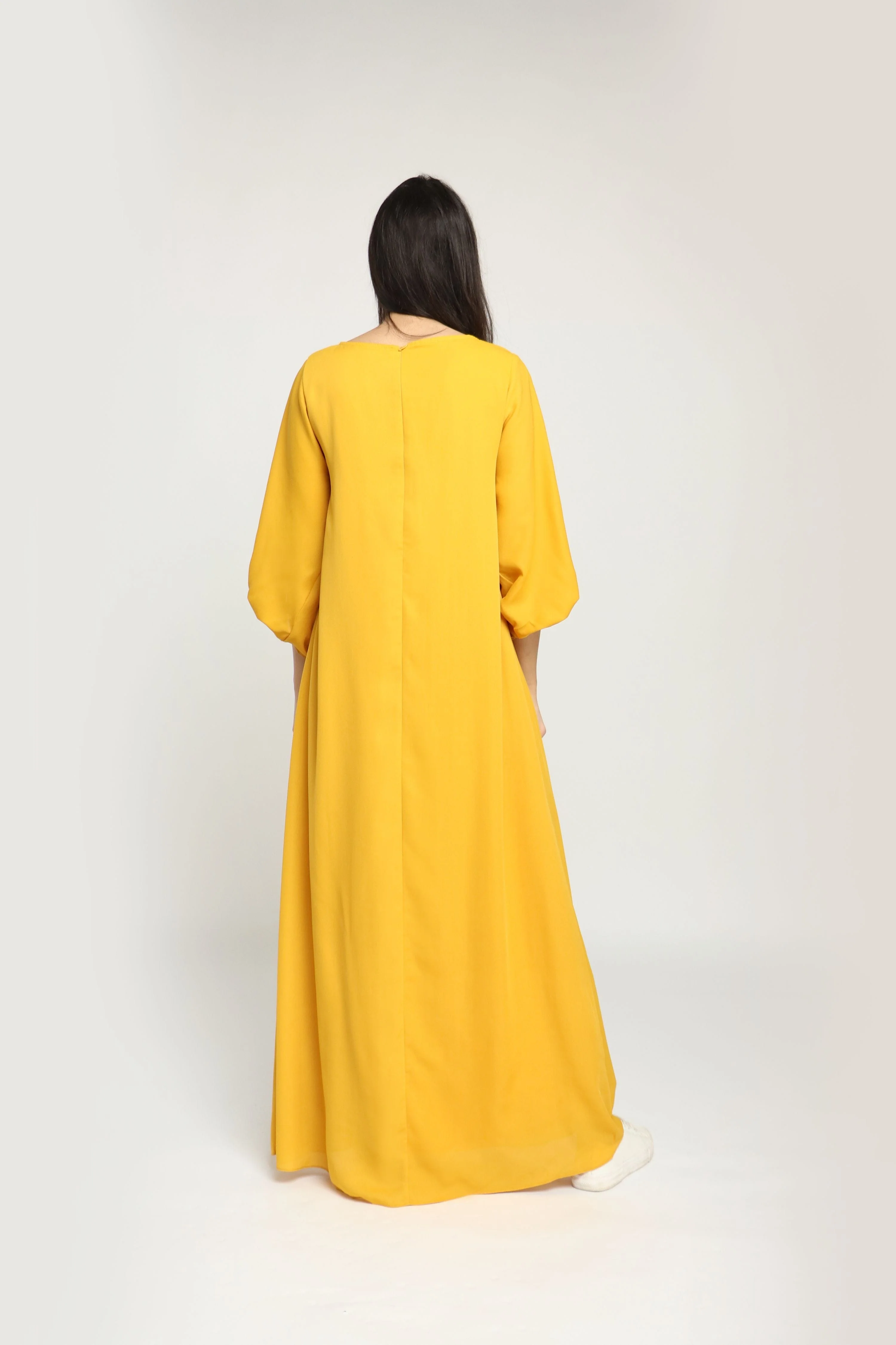 فستان ماكسي 3/4 كم سادة بياقة دائرية - Image 4