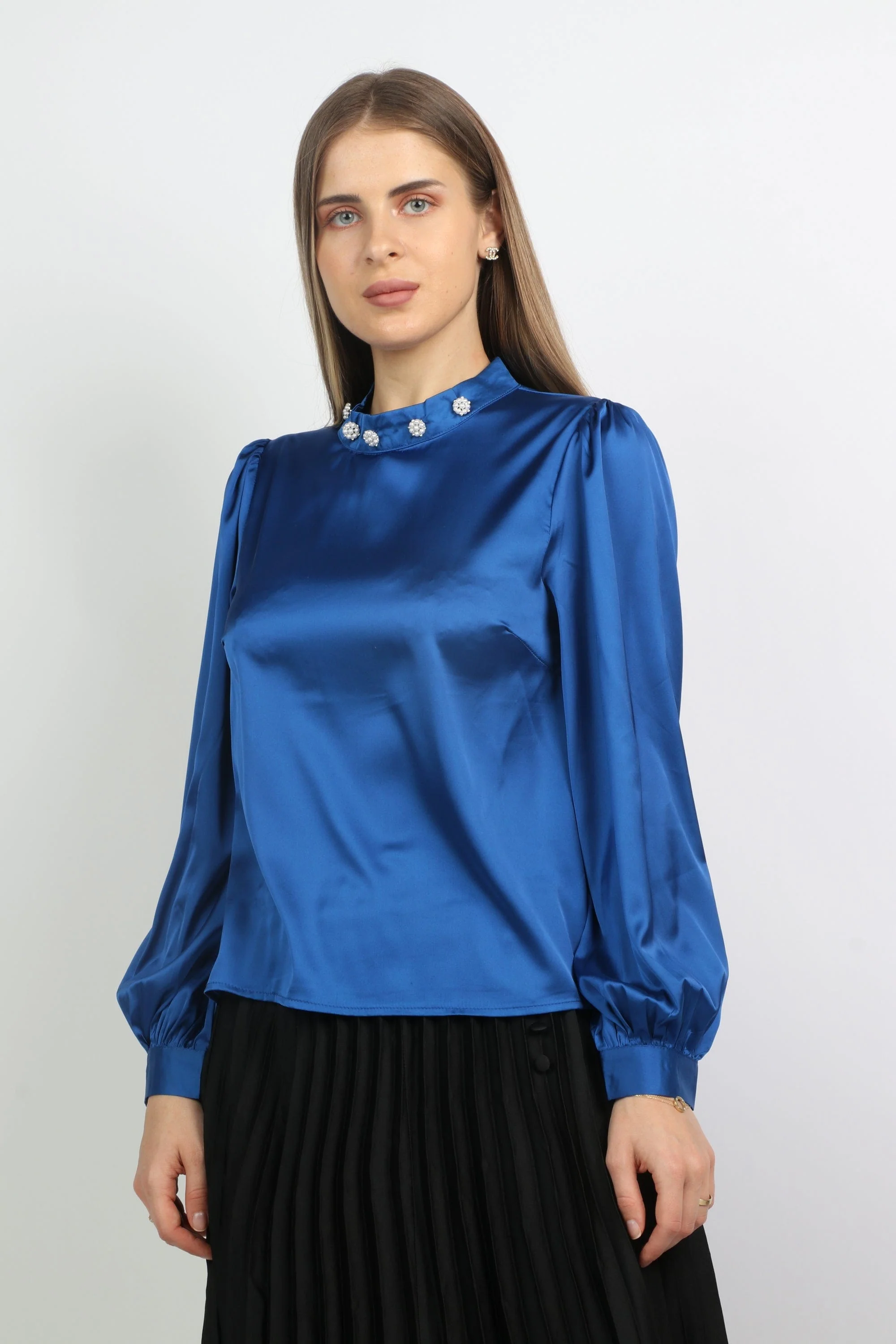 بلوزة سادة ستان كم طويل بف نسائي - Image 8