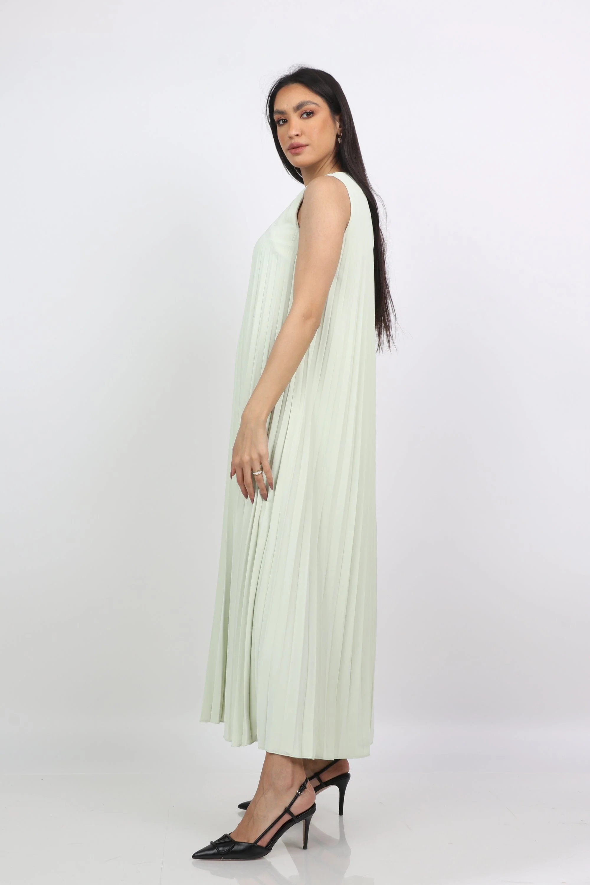 فستان طويل سهرة بليسيه سادة بدون كم - Image 6