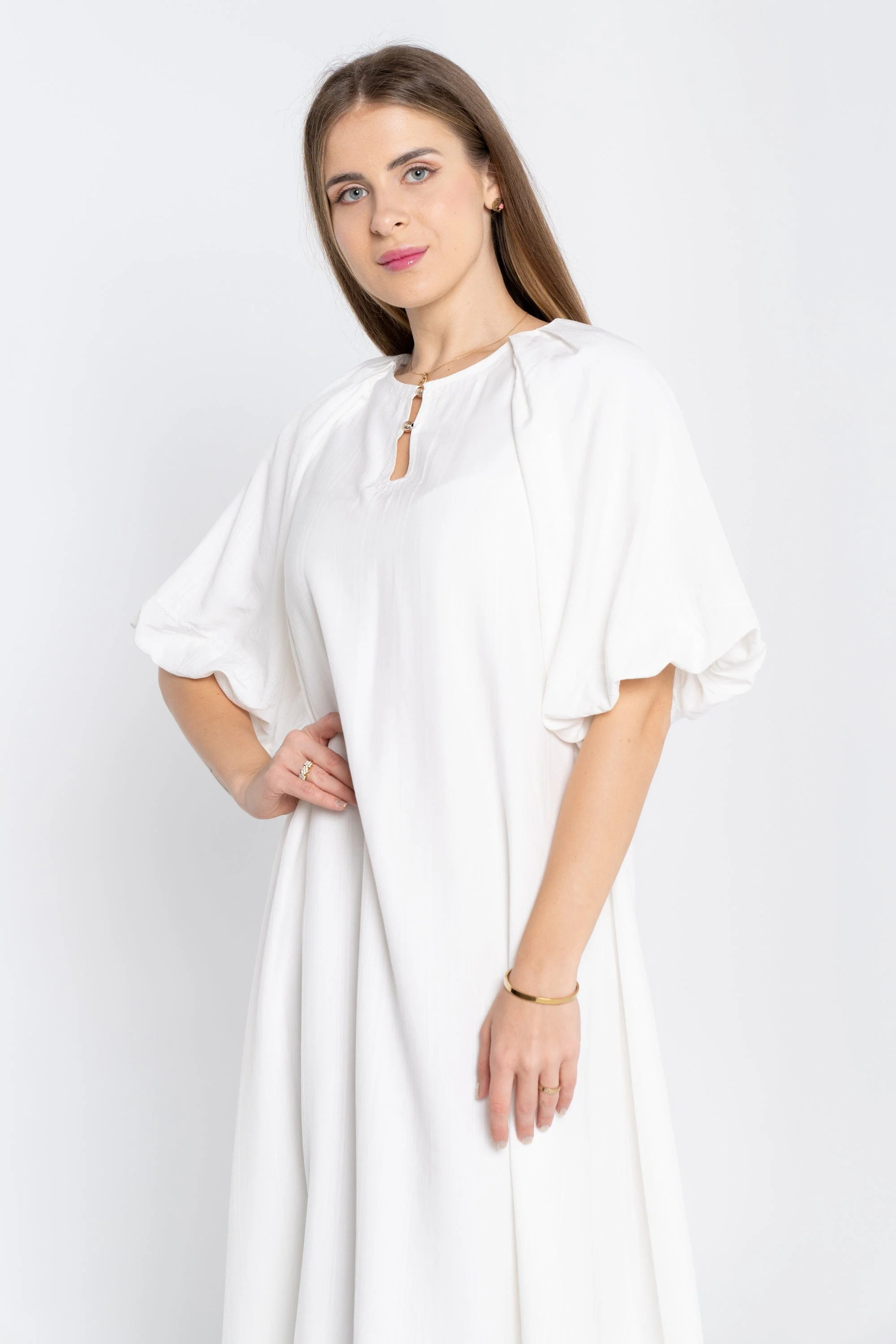 فستان ميدي سادة بأكمام 3/4 وياقة دائرية - Image 3