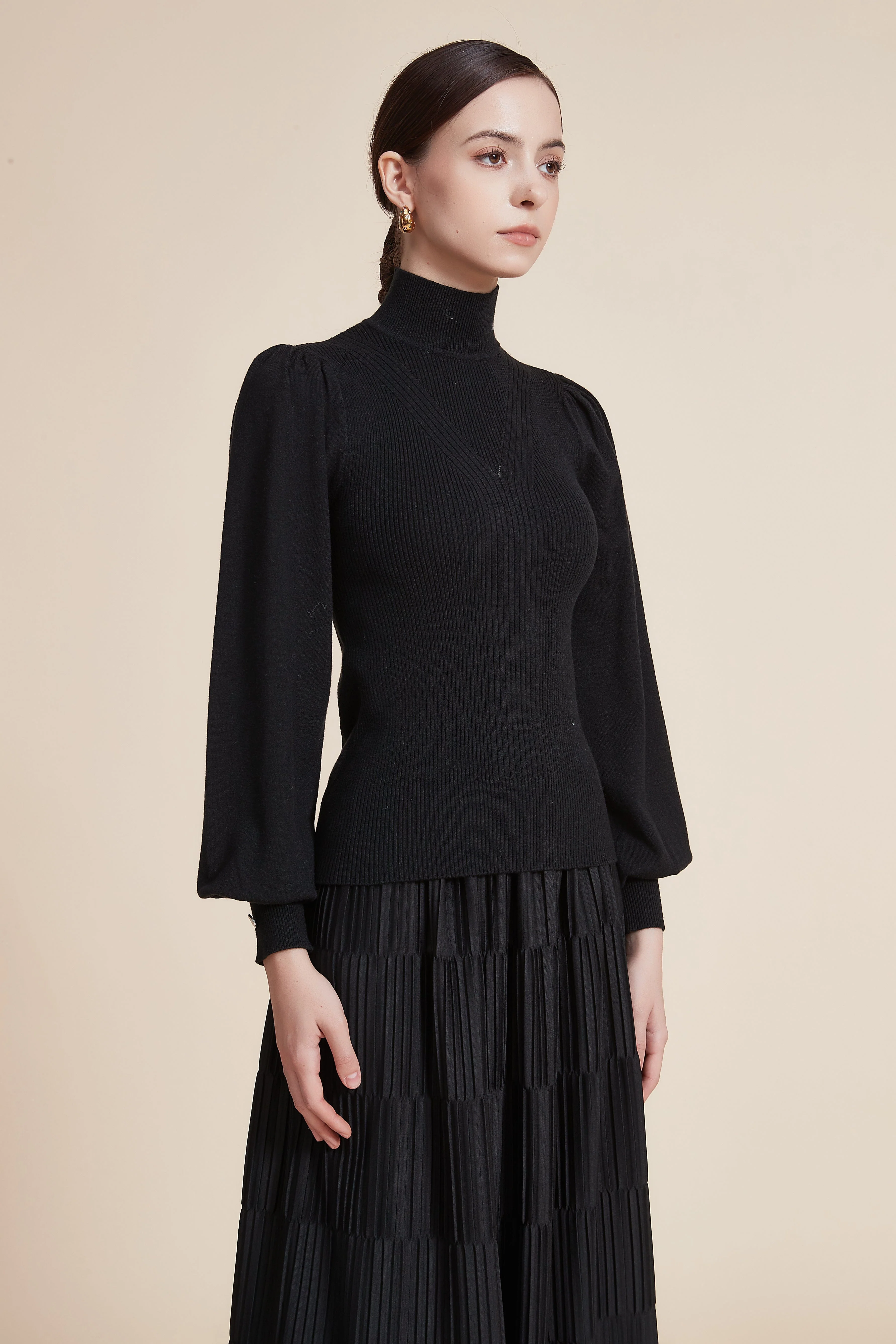 بلوزة نسائية بكم طويل واسع وفتحة رقبة مرتفعة - Image 16